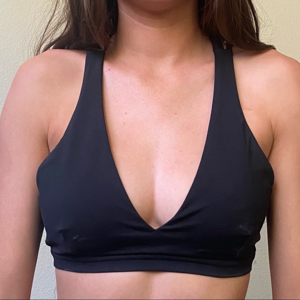 Lululemon's Free to be Serene Bra Size 8
